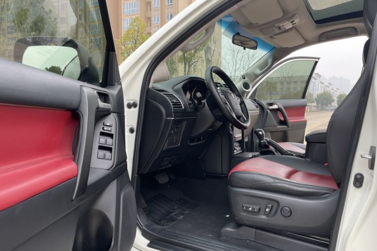 Used Toyota Prado 2019 3.5L Automatic TX-L Deluxe Edition with Rear-Mounted Spare Tire Interior 1