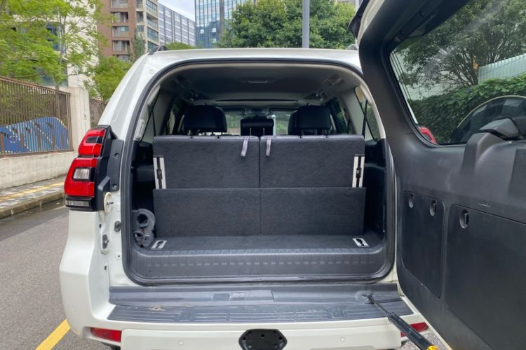 Used Toyota Prado 2019 3.5L Automatic TX-L Deluxe Edition Interior 10