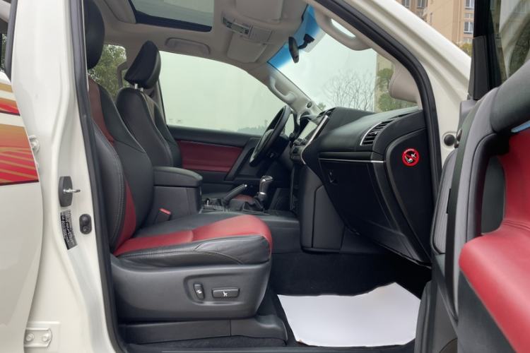 Used Toyota Prado 2019 3.5L Automatic TX-L Deluxe Edition with Rear-Mounted Spare Tire Interior 10