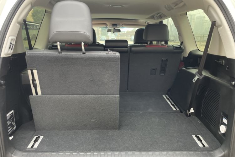 Used Toyota Prado 2019 3.5L Automatic TX-L Deluxe Edition with Rear-Mounted Spare Tire Interior 5