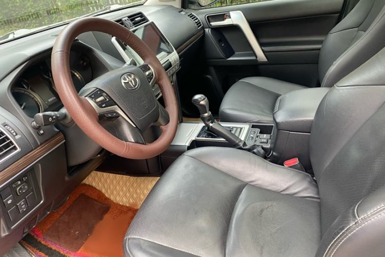 Used Toyota Prado 2019 3.5L Automatic TX-L Deluxe Edition Interior 8