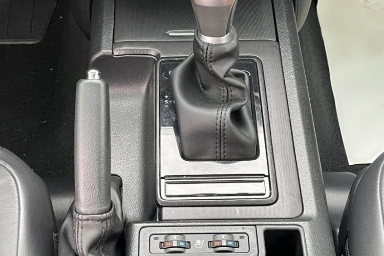 Used Toyota Prado 2019 3.5L Automatic TX-L Deluxe Edition with Rear-Mounted Spare Tire Interior 8