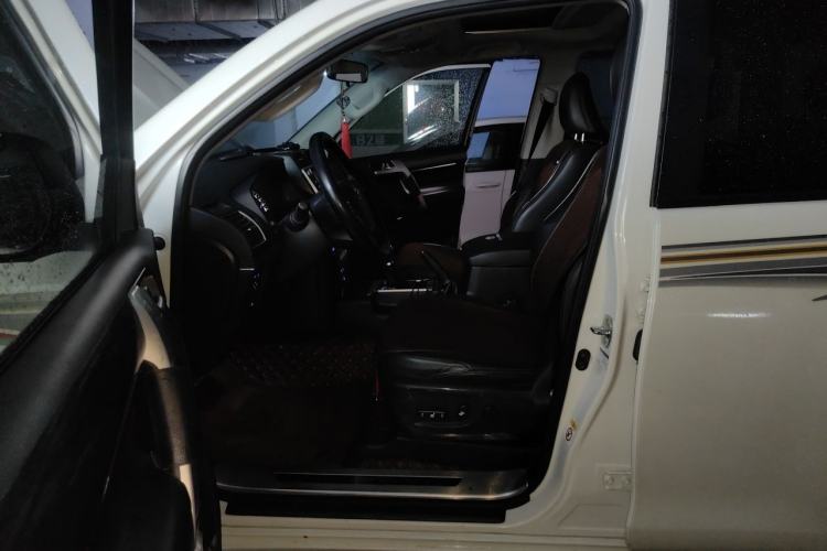 Used Toyota Prado 2019 3.5L Automatic TX-L Deluxe Edition with Rear-Mounted Spare Tire Left Front Seat