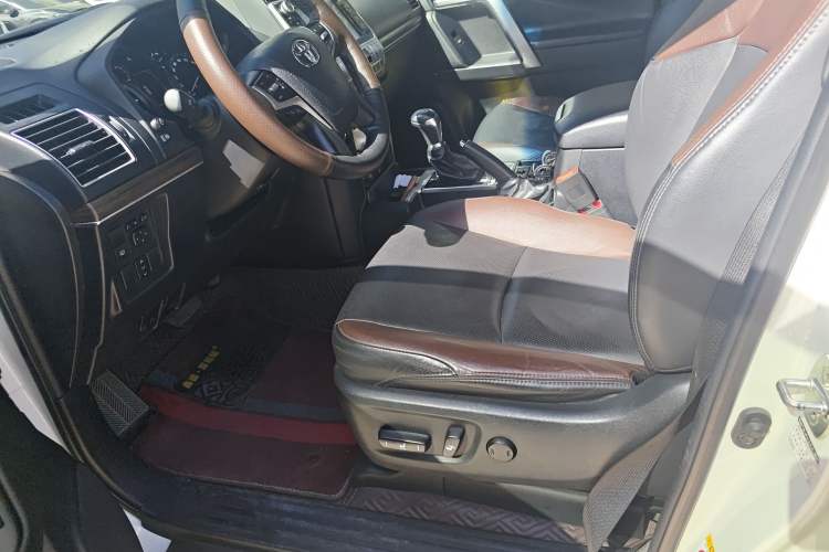 Used Toyota Prado 2019 3.5L Automatic TX-L Deluxe Edition with Rear-Mounted Spare Tire Left Front Seat