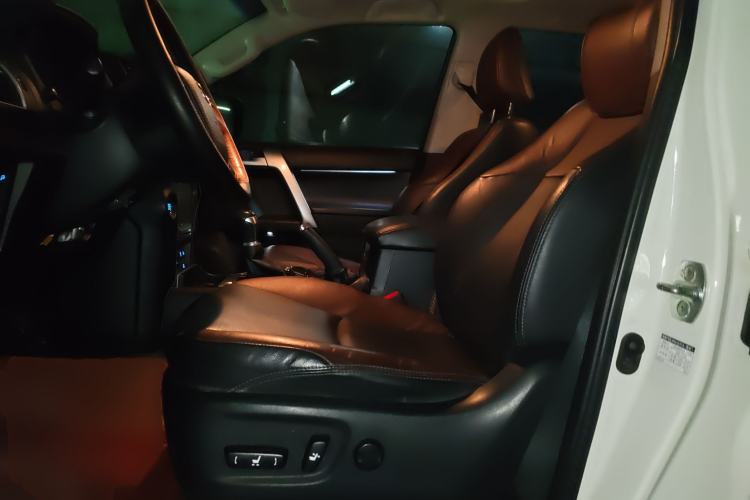Used Toyota Prado 2019 3.5L Automatic TX-L Deluxe Edition with Rear-Mounted Spare Tire Left Front Seat
