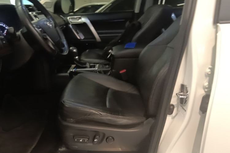 Used Toyota Prado 2019 3.5L Automatic TX-L Deluxe Edition with Rear-Mounted Spare Tire Left Front Seat