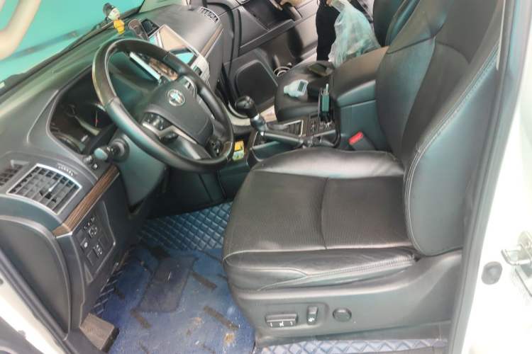 Used Toyota Prado 2019 3.5L Automatic TX-L Deluxe Edition with Rear-Mounted Spare Tire Left Front Seat