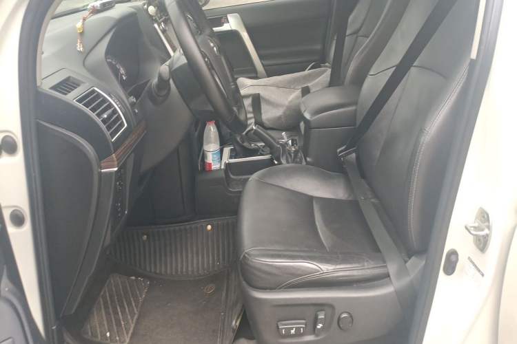 Used Toyota Prado 2019 3.5L Automatic TX-L Deluxe Edition with Rear-Mounted Spare Tire Left Front Seat