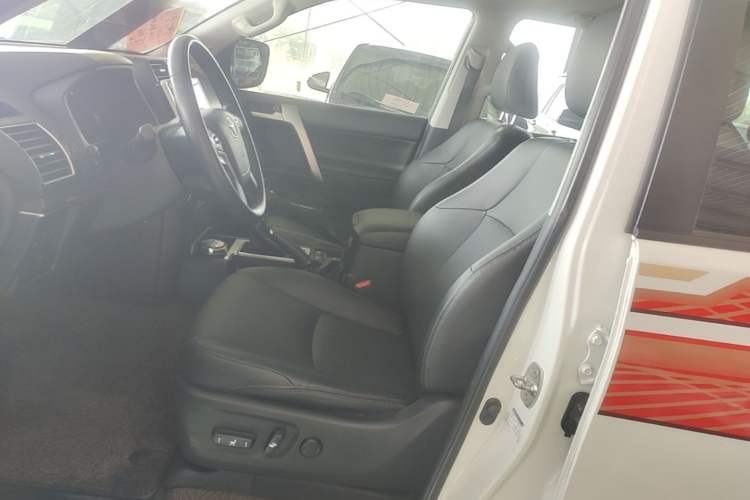 Used Toyota Prado 2019 3.5L Automatic TX-L Deluxe Edition with Rear-Mounted Spare Tire Left Front Seat