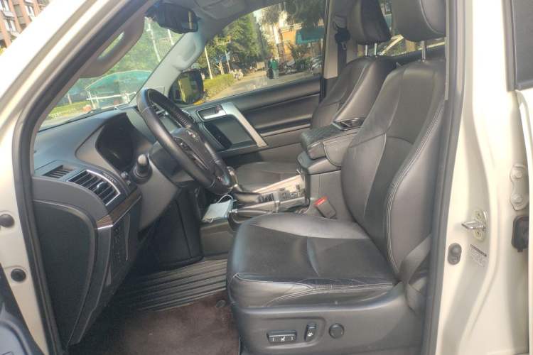 Used Toyota Prado 2019 3.5L Automatic TX-L Deluxe Edition with Rear-Mounted Spare Tire Left Front Seat