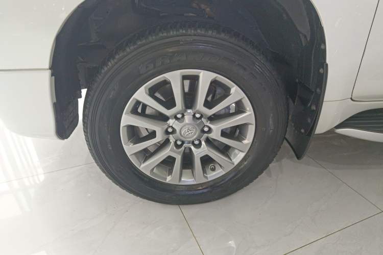 Used Toyota Prado 2019 3.5L Automatic TX-L Deluxe Edition Left Front Wheel Hub