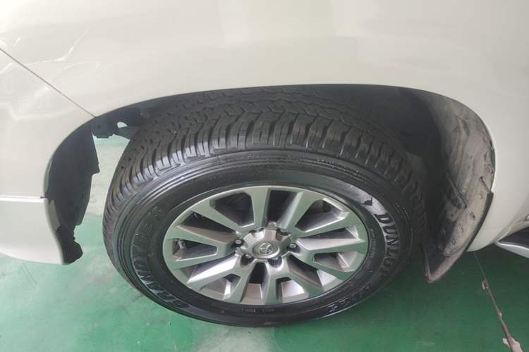 Used Toyota Prado 2019 3.5L Automatic TX-L Deluxe Edition with Rear-Mounted Spare Tire Left Front Wheel Hub