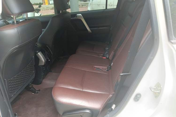 Used Toyota Prado 2019 3.5L Automatic TX-L Deluxe Edition with Rear-Mounted Spare Tire Left Rear Seat