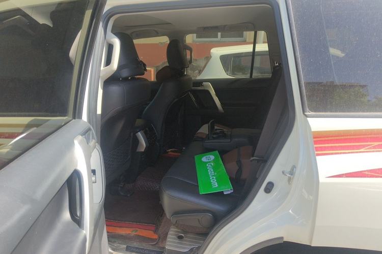 Used Toyota Prado 2019 3.5L Automatic TX-L Deluxe Edition with Rear-Mounted Spare Tire Left Rear Seat