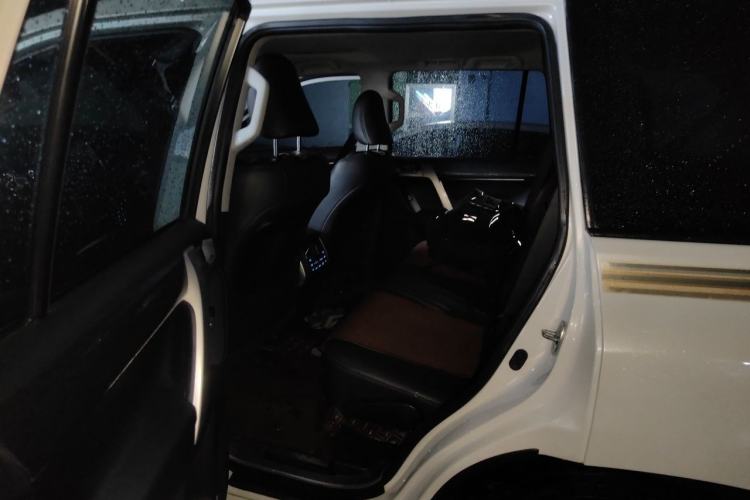 Used Toyota Prado 2019 3.5L Automatic TX-L Deluxe Edition with Rear-Mounted Spare Tire Left Rear Seat