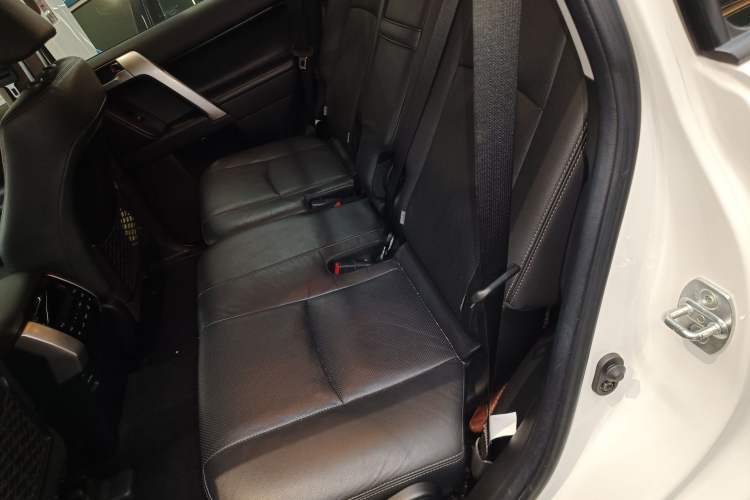 Used Toyota Prado 2019 3.5L Automatic TX-L Deluxe Edition with Rear-Mounted Spare Tire Left Rear Seat