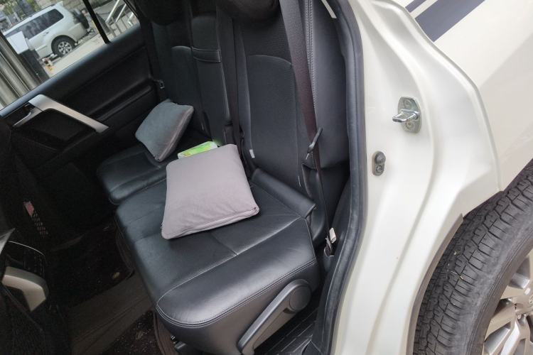 Used Toyota Prado 2019 3.5L Automatic TX-L Deluxe Edition with Rear-Mounted Spare Tire Left Rear Seat