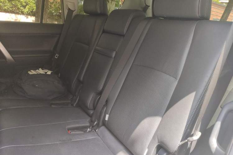 Used Toyota Prado 2019 3.5L Automatic TX-L Deluxe Edition with Rear-Mounted Spare Tire Left Rear Seat
