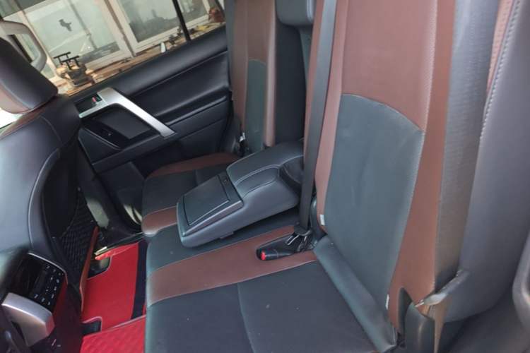 Used Toyota Prado 2019 3.5L Automatic TX-L Deluxe Edition with Rear-Mounted Spare Tire Left Rear Seat