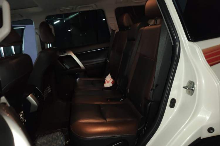 Used Toyota Prado 2019 3.5L Automatic TX-L Deluxe Edition with Rear-Mounted Spare Tire Left Rear Seat