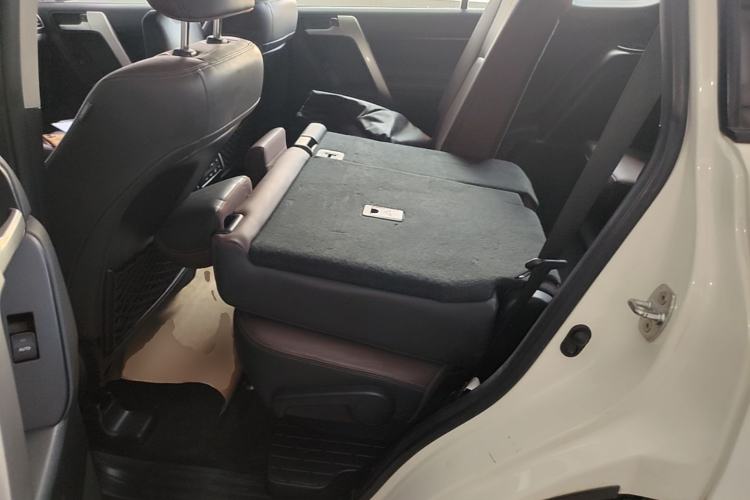 Used Toyota Prado 2019 3.5L Automatic TX-L Deluxe Edition with Rear-Mounted Spare Tire Left Rear Seat