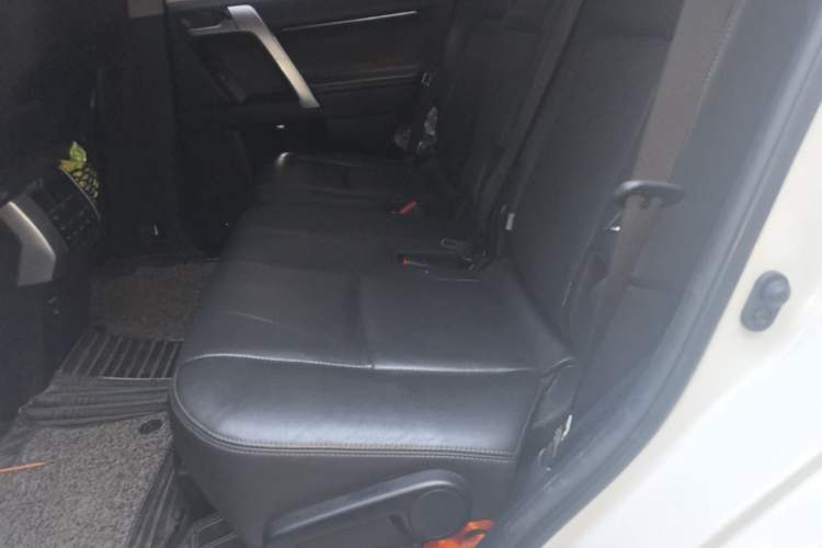 Used Toyota Prado 2019 3.5L Automatic TX-L Deluxe Edition with Rear-Mounted Spare Tire Left Rear Seat