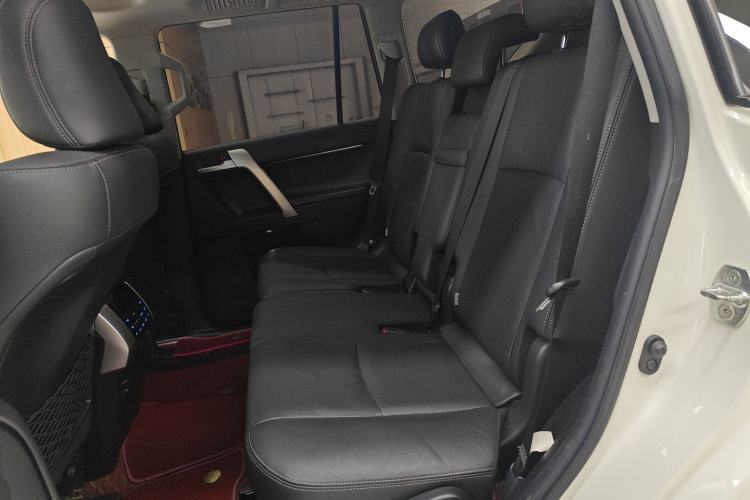 Used Toyota Prado 2019 3.5L Automatic TX-L Deluxe Edition with Rear-Mounted Spare Tire Left Rear Seat