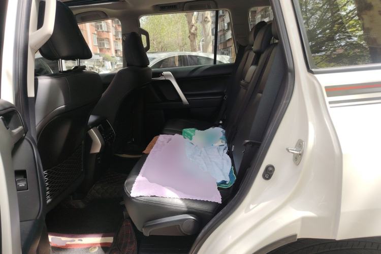 Used Toyota Prado 2019 3.5L Automatic TX-L Deluxe Edition with Rear-Mounted Spare Tire Left Rear Seat