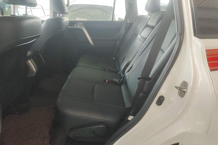 Used Toyota Prado 2019 3.5L Automatic TX-L Deluxe Edition with Rear-Mounted Spare Tire Left Rear Seat