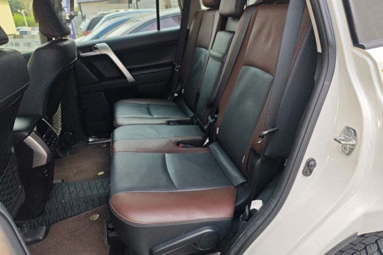 Used Toyota Prado 2019 3.5L Automatic TX-L Deluxe Edition with Rear-Mounted Spare Tire Left Rear Seat