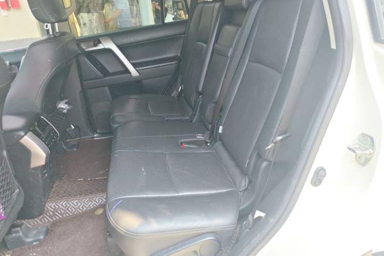 Used Toyota Prado 2019 3.5L Automatic TX-L Deluxe Edition with Rear-Mounted Spare Tire Left Rear Seat