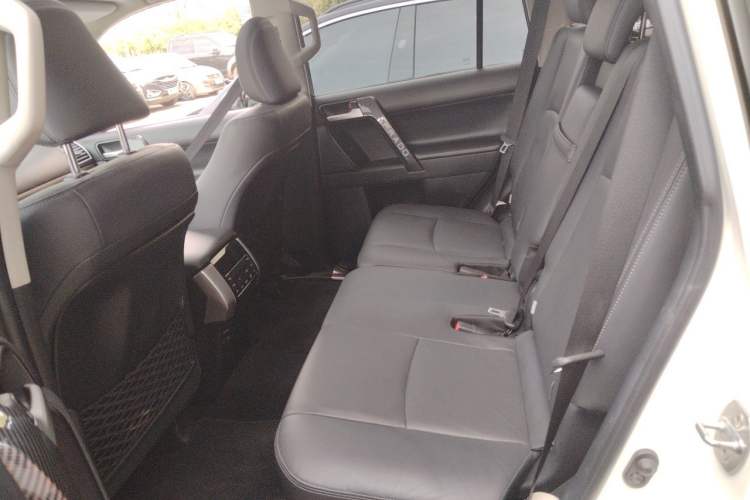 Used Toyota Prado 2019 3.5L Automatic TX-L Deluxe Edition with Rear-Mounted Spare Tire Left Rear Seat