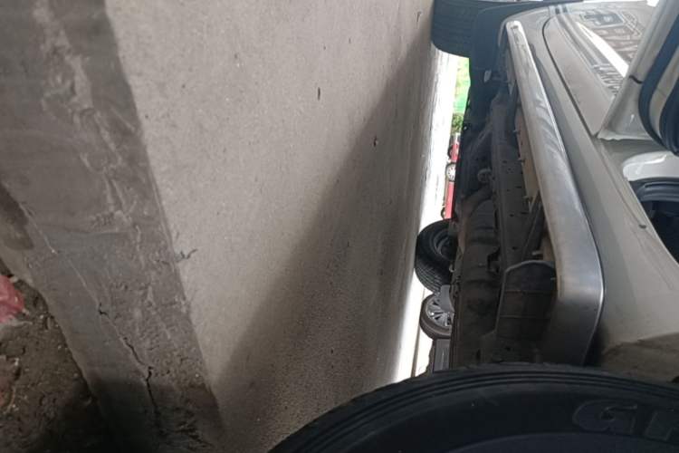 Used Toyota Prado 2019 3.5L Automatic TX-L Deluxe Edition with Rear-Mounted Spare Tire Left Side Sill