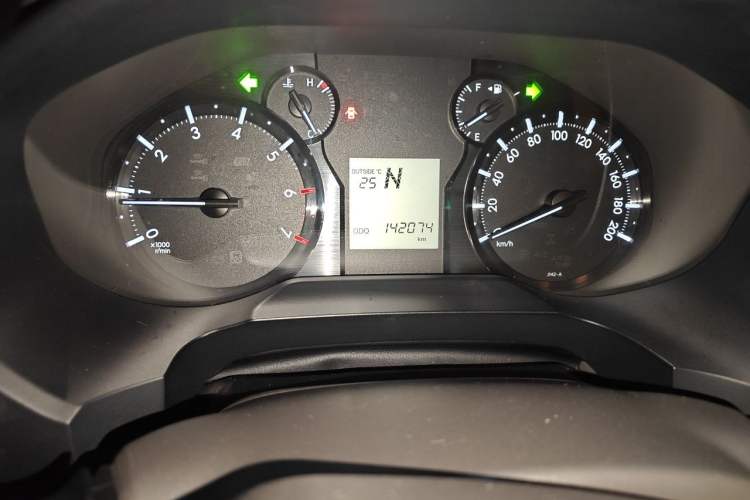 Used Toyota Prado 2019 2.7L TX-L U.S. Specification Odometer Close Up