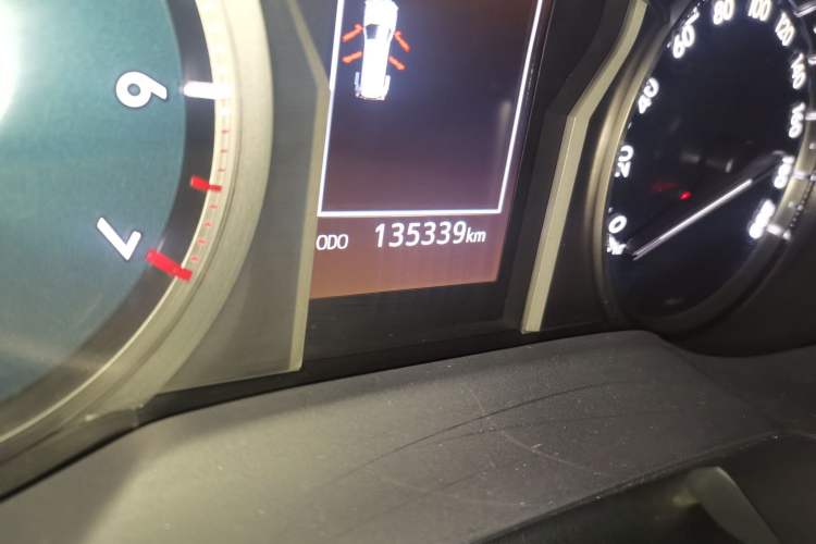 Used Toyota Prado 2019 3.5L Automatic TX-L Deluxe Edition with Rear-Mounted Spare Tire Odometer Close Up