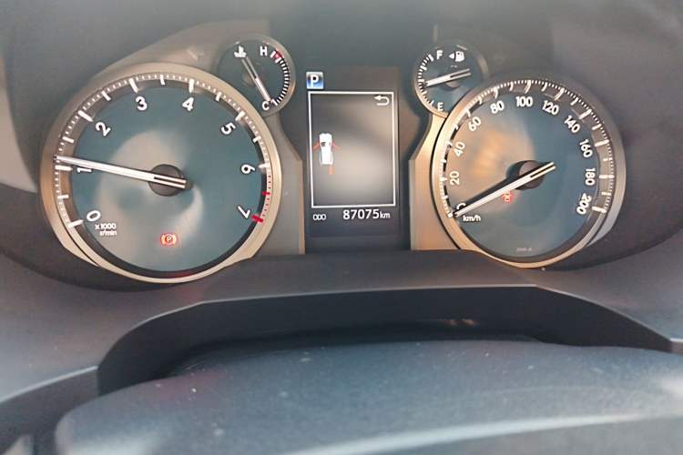 Used Toyota Prado 2019 3.5L Automatic TX-L Deluxe Edition with Rear-Mounted Spare Tire Odometer Close Up
