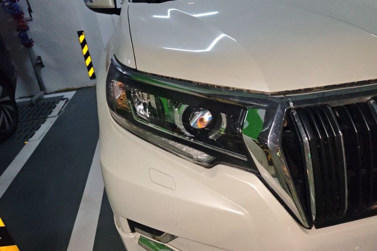 Used Toyota Prado 2019 3.5L Automatic TX-L Deluxe Edition with Rear-Mounted Spare Tire Right Front Headlight