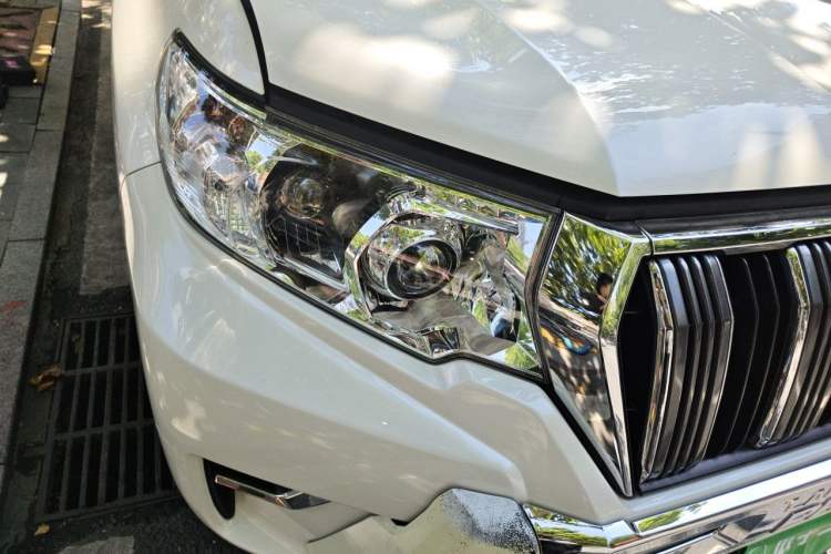Used Toyota Prado  Right Front Headlight