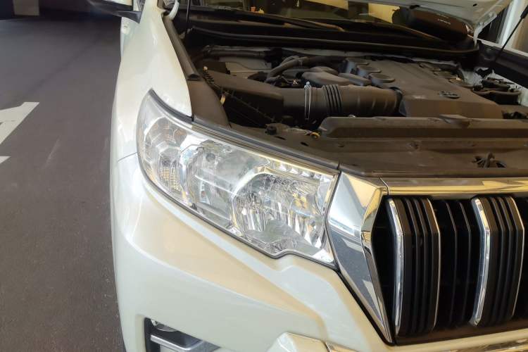 Used Toyota Prado 2019 4.0L TX-L Dual Fuel Sunroof 17-Inch Wheels Middle East Version Right Front Headlight