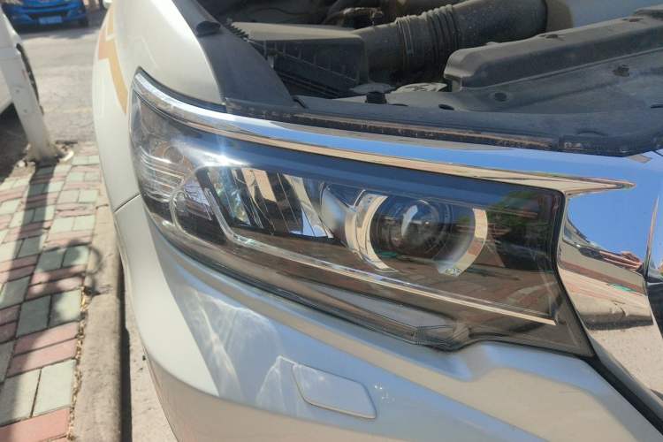 Used Toyota Prado 2019 3.5L Automatic TX-L Deluxe Edition with Rear-Mounted Spare Tire Right Front Headlight
