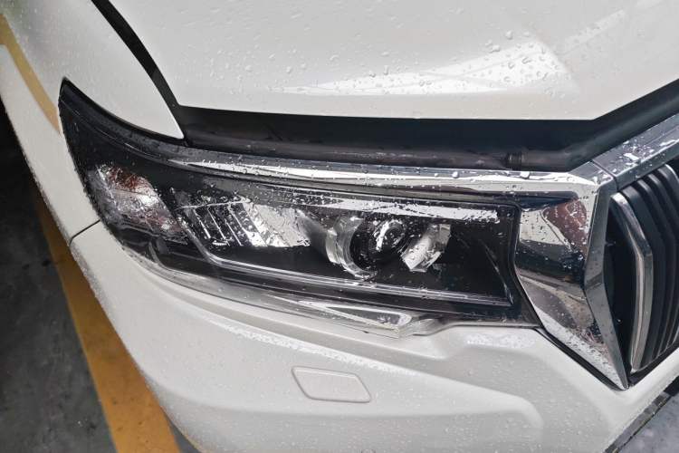 Used Toyota Prado 2019 3.5L Automatic TX-L Deluxe Edition with Rear-Mounted Spare Tire Right Front Headlight