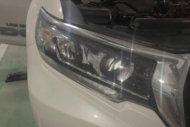 Used Toyota Prado  Right Front Headlight