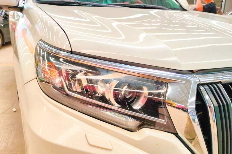 Used Toyota Prado 2019 3.5L Automatic TX-L Deluxe Edition with Rear-Mounted Spare Tire Right Front Headlight