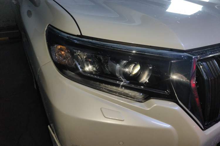 Used Toyota Prado 2019 3.5L Automatic TX-L Deluxe Edition with Rear-Mounted Spare Tire Right Front Headlight