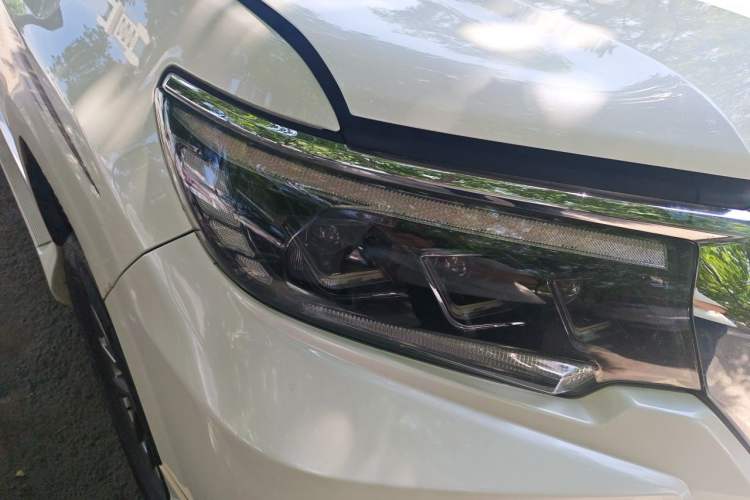 Used Toyota Prado  Right Front Headlight