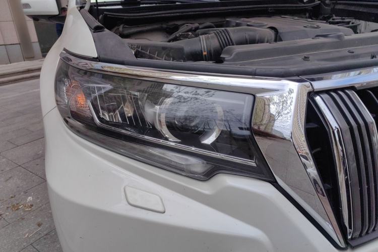 Used Toyota Prado  Right Front Headlight