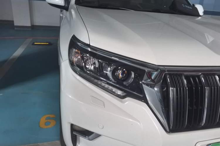 Used Toyota Prado  Right Front Headlight