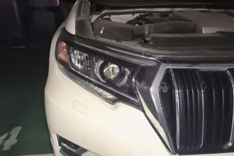 Used Toyota Prado 2019 3.5L Automatic TX-L Deluxe Edition Right Front Headlight