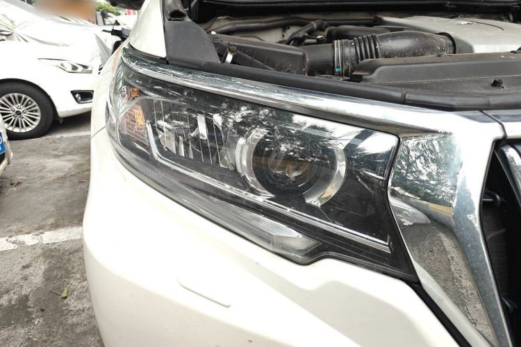 Used Toyota Prado 2019 3.5L Automatic TX-L Deluxe Edition with Rear-Mounted Spare Tire Right Front Headlight