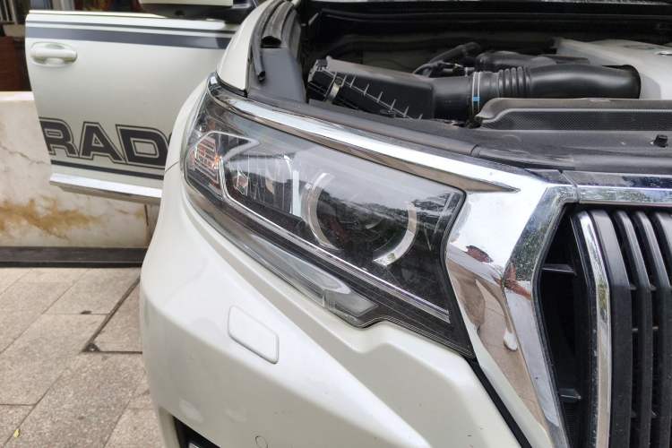 Used Toyota Prado 2019 3.5L Automatic TX-L Deluxe Edition with Rear-Mounted Spare Tire Right Front Headlight